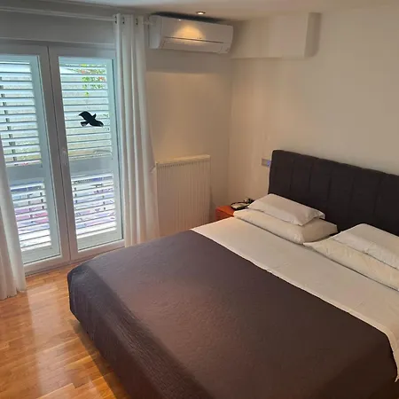 Bed & Breakfast Trogir Split 3*