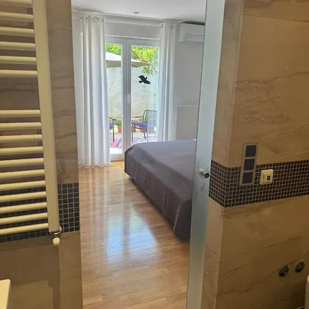 Bed & Breakfast Trogir Split 3*