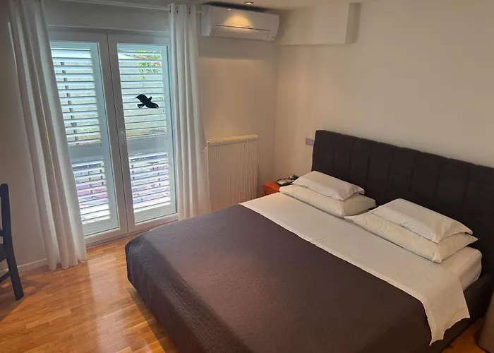 Bed & Breakfast Trogir Split 3*